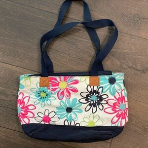 Thirty One Demi Day bag with cute flower print